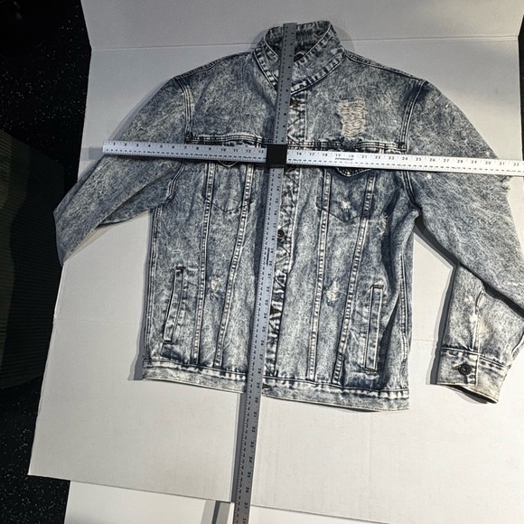 Distressed Denim Jacket Rolling Papers Jean Jacket in Stonewash Blue Denim - Picture 10 of 10